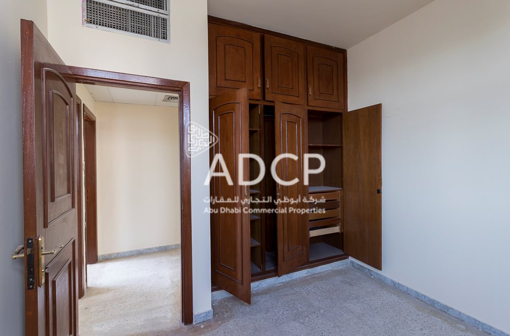 Bedroom in ADCP AL Nahyan, Abu Dhabi