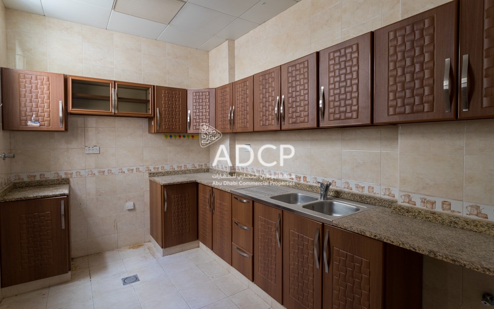 Kitchen ADCP P/1392 in Al Khabisi, Al Ain
